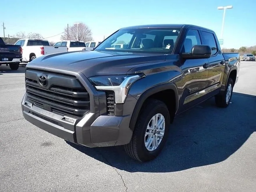 2024 Toyota Tundra SR5 photo 1