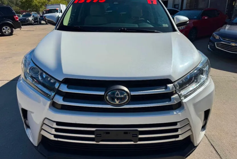 2017 Toyota Highlander Hybrid XLE photo 1