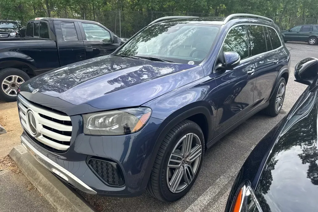 2025 Mercedes Benz GLS 450 4MATIC photo 1