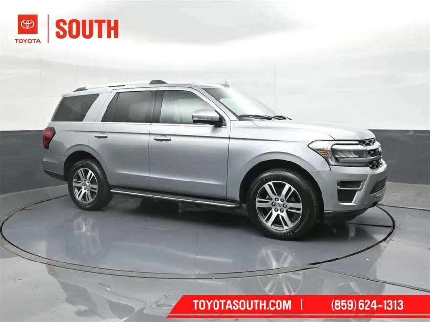 2022 Ford Expedition Limited photo 1