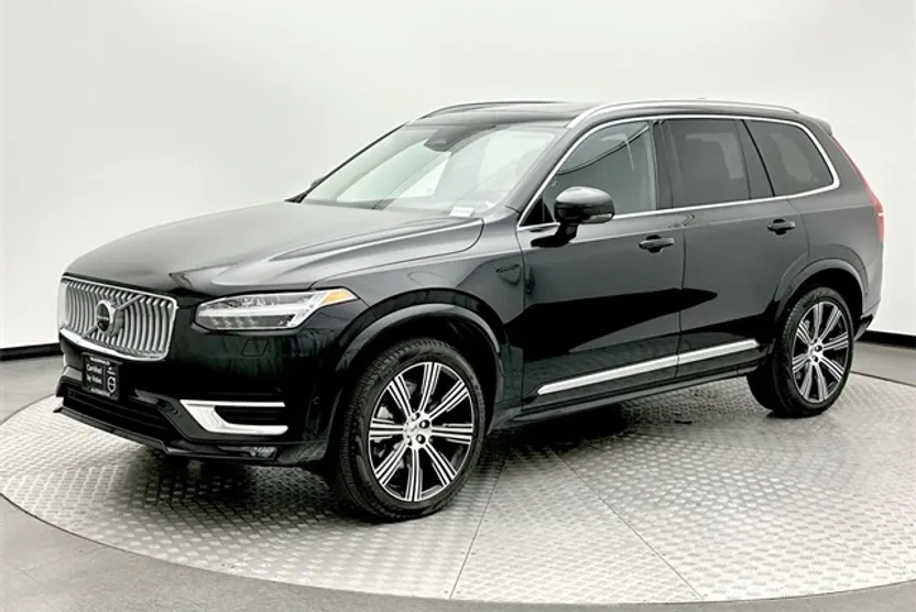 2025 Volvo XC90 AWD Plus photo 1