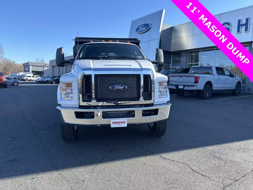 2024 Ford F-650 photo 1