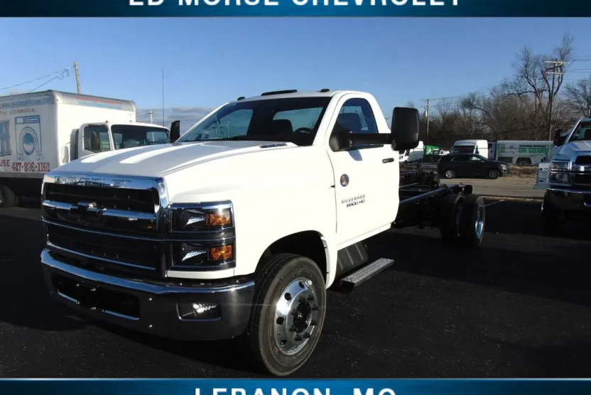 2024 Chevrolet Silverado 6500HD Work Truck photo 1