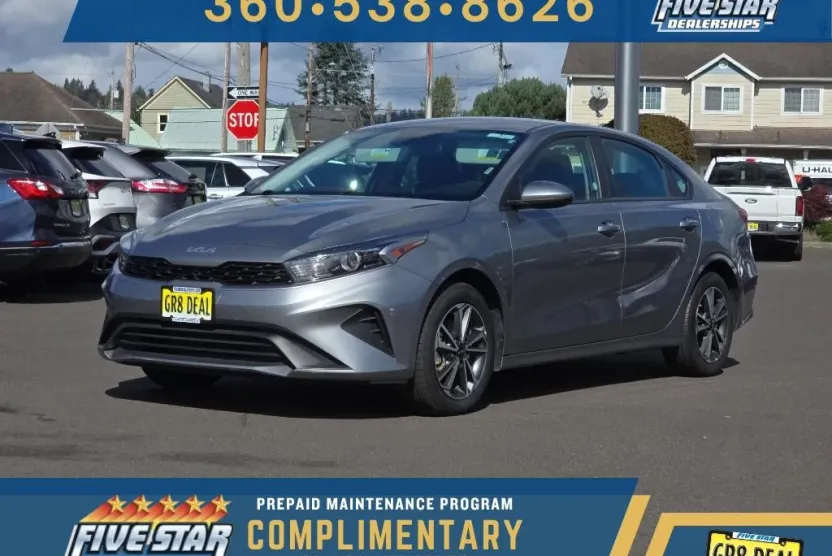 2024 Kia Forte LXS photo 1