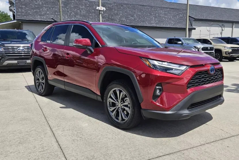 2023 Toyota RAV4 Hybrid XLE Premium photo 1