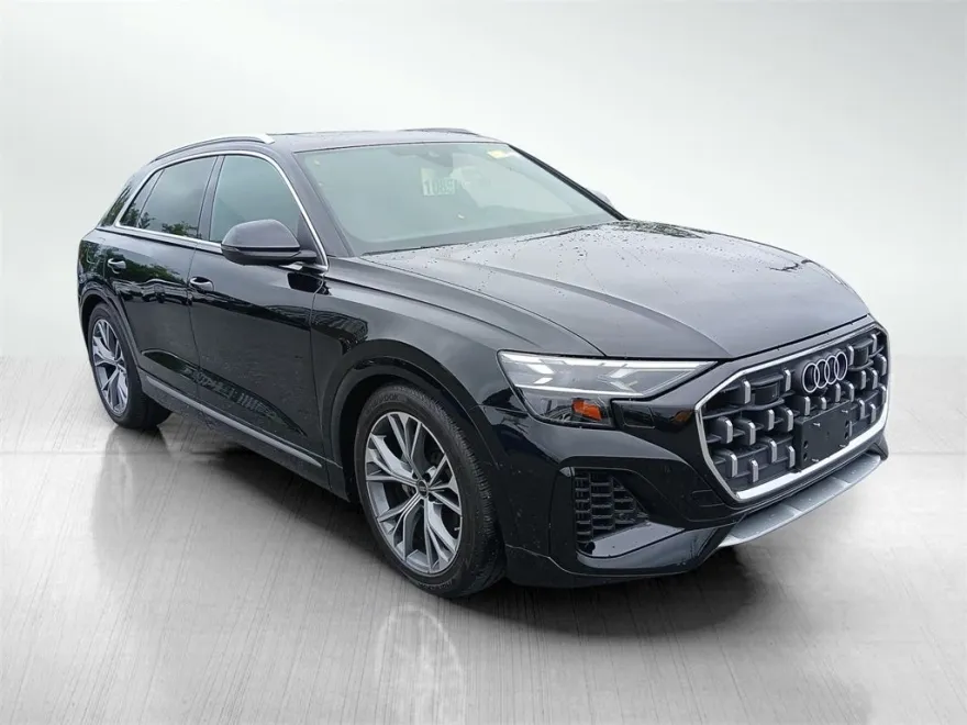2024 Audi Q8 55 Prestige photo 1