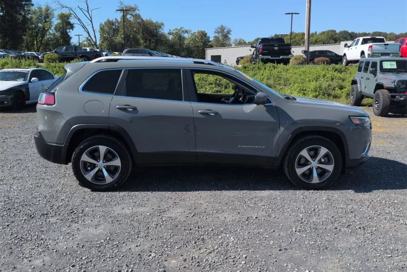2020 Jeep Cherokee Limited photo 1