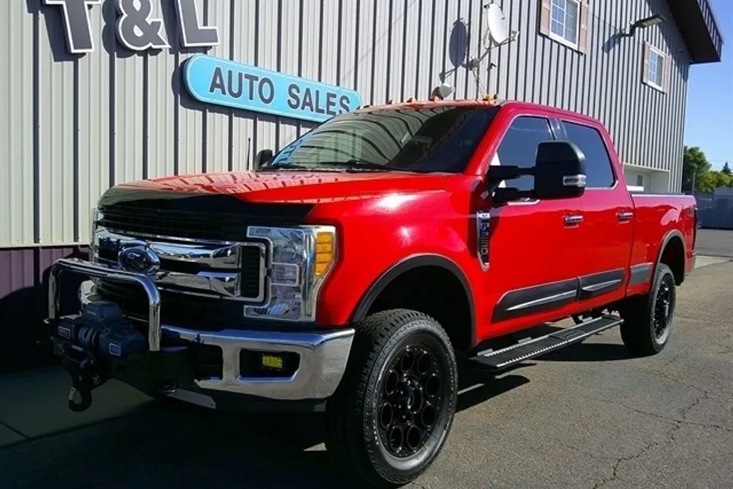 2017 Ford F-250 XLT FX4 photo 1