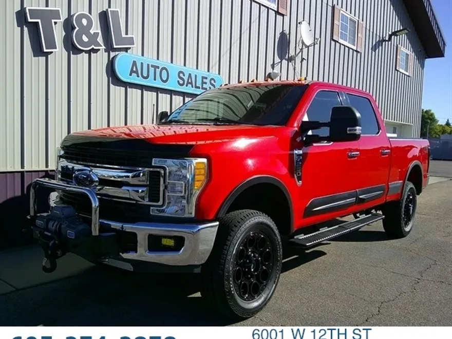 2017 Ford F-250 XLT FX4 photo 1
