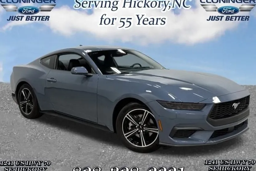 2025 Ford Mustang EcoBoost photo 1