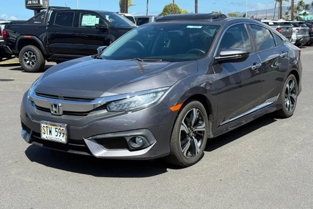 2016 Honda Civic Touring photo 1