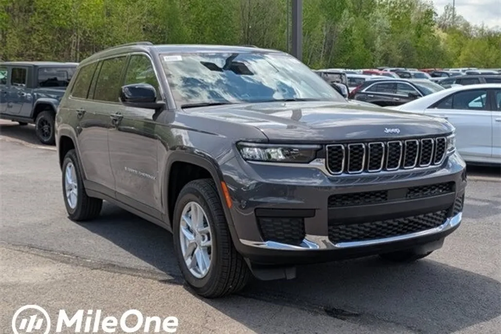 2025 Jeep Grand Cherokee L photo 1