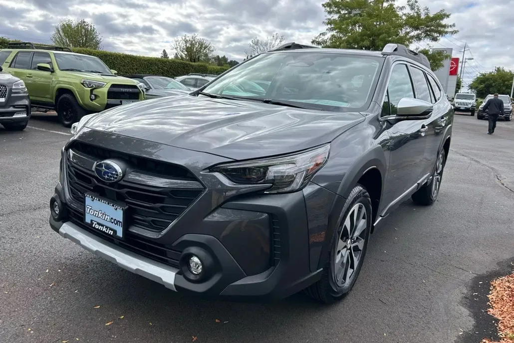 2025 Subaru Outback Touring XT photo 1