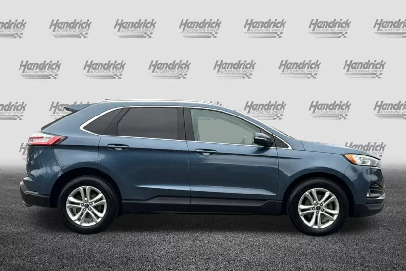 2019 Ford Edge SEL photo 1