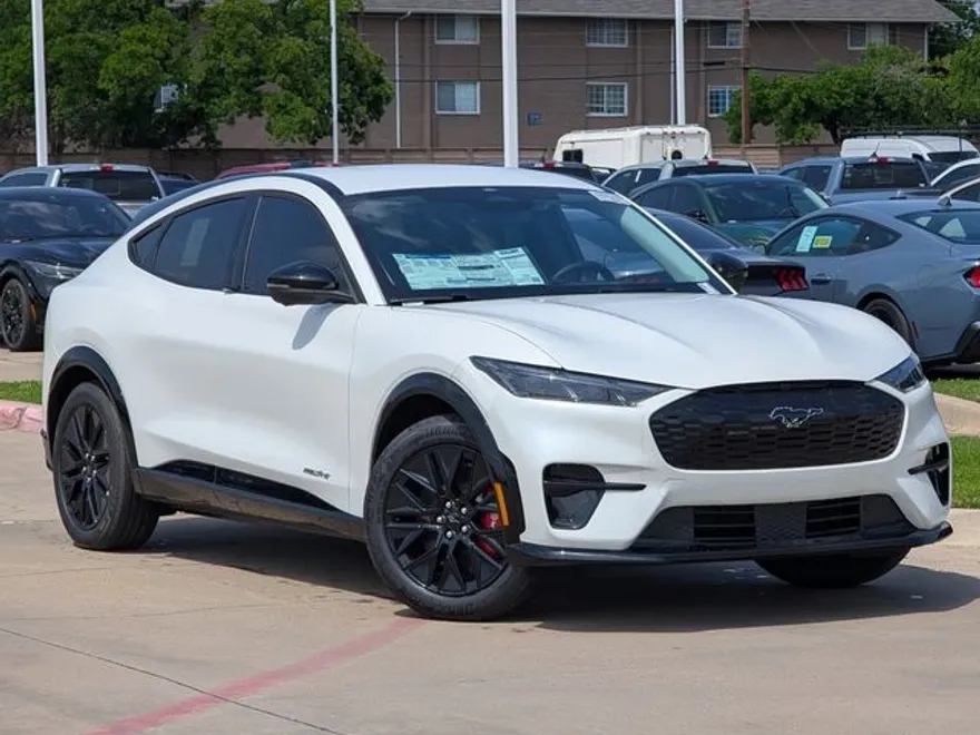 2025 Ford Mustang Mach-E Premium photo 1