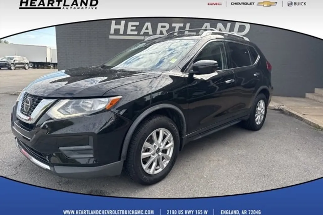 2020 Nissan Rogue SV photo 1
