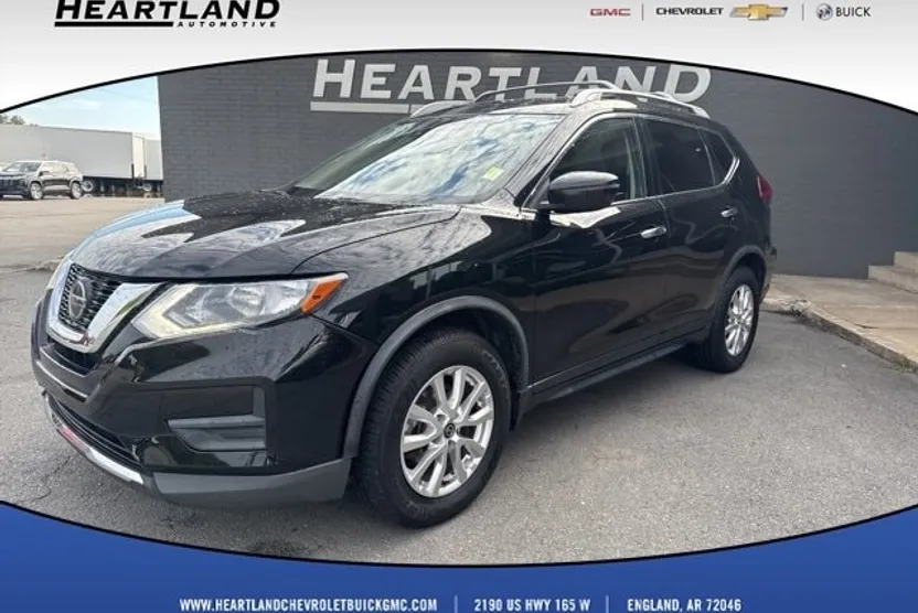 2020 Nissan Rogue SV photo 1