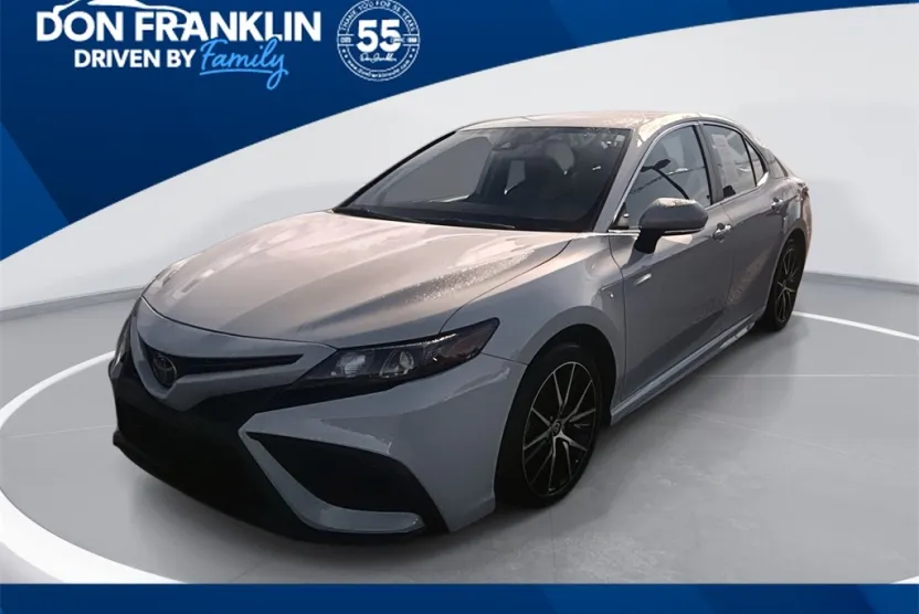 2023 Toyota Camry SE photo 1