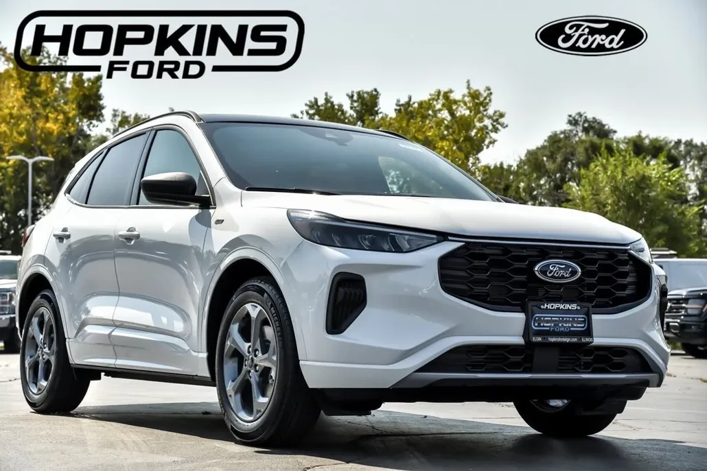2024 Ford Escape ST-Line photo 1