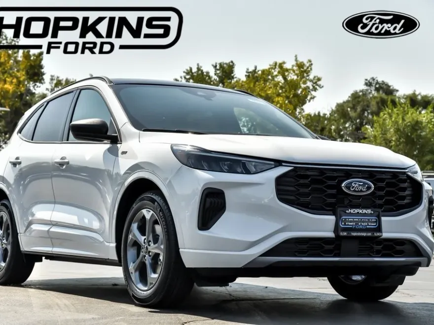 2024 Ford Escape ST-Line photo 1