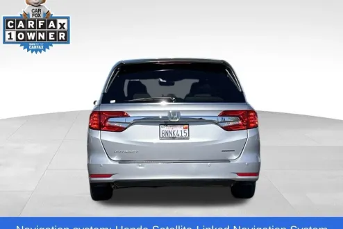 2019 Honda Odyssey Touring photo 3