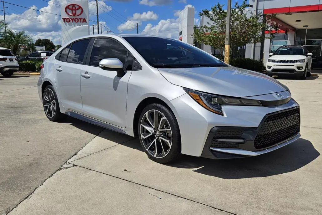 2022 Toyota Corolla SE photo 1