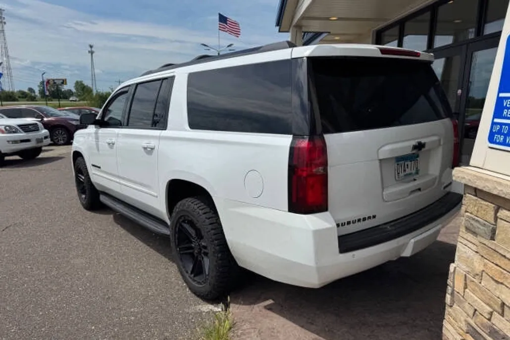 2019 Chevrolet Suburban Premier photo 1