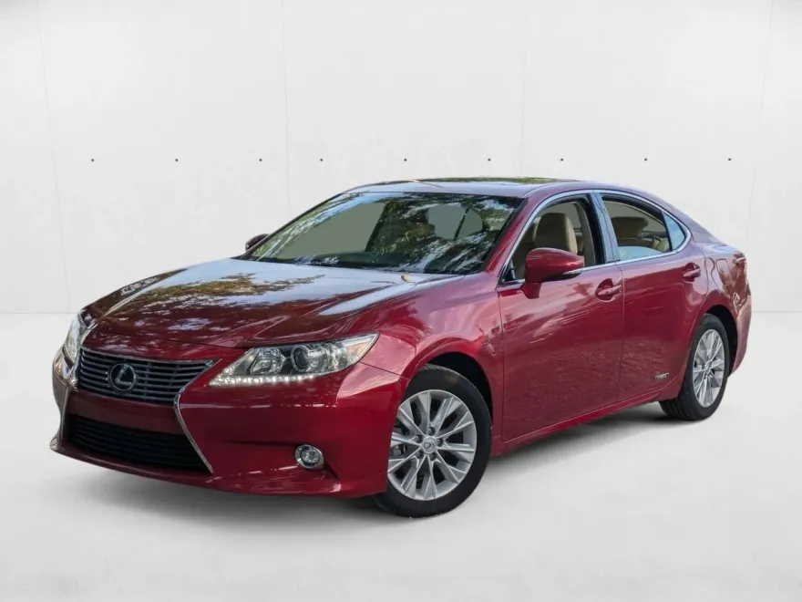 2015 Lexus ES 300h photo 1