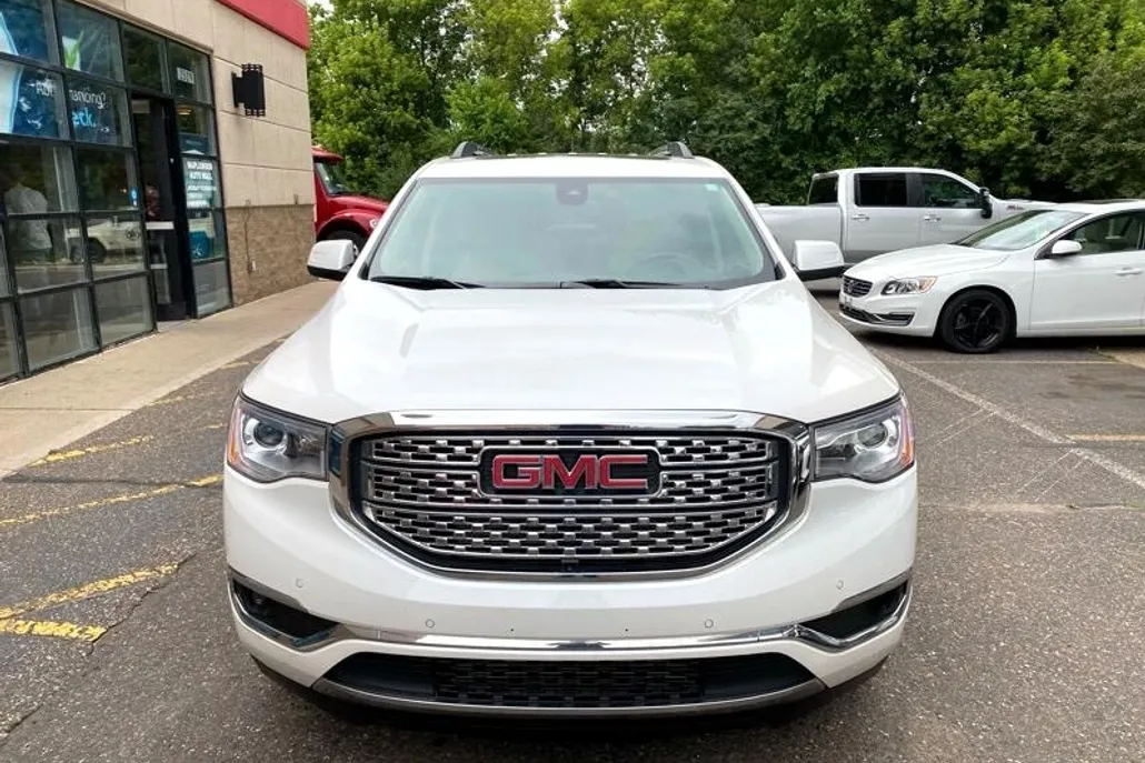2017 Gmc Acadia Denali photo 1