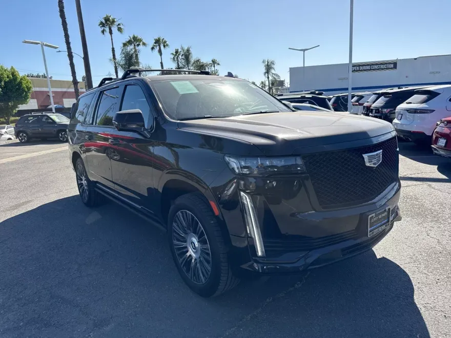 2022 Cadillac Escalade ESV Sport Platinum photo 1