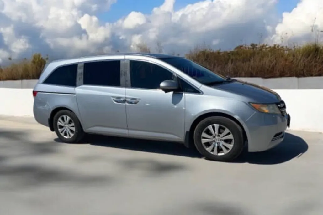 2017 Honda Odyssey EX-L photo 1