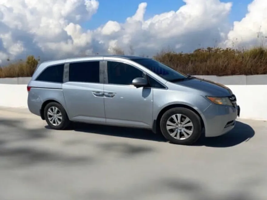 2017 Honda Odyssey EX-L photo 1