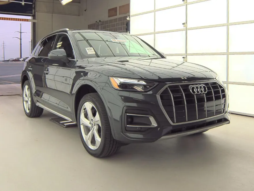 2021 Audi Q5 45 Premium Plus photo 1