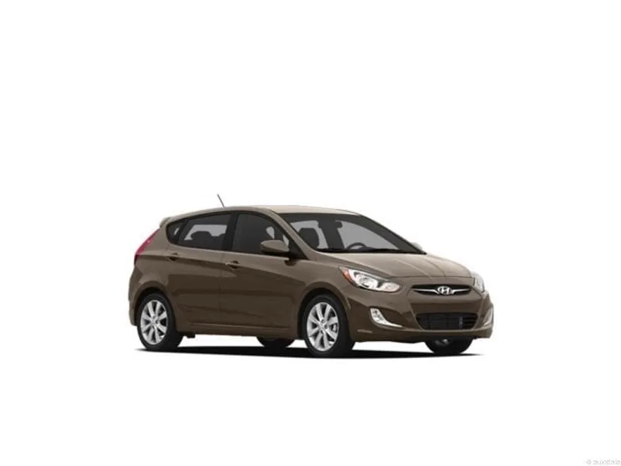 2012 Hyundai Accent GS photo 1