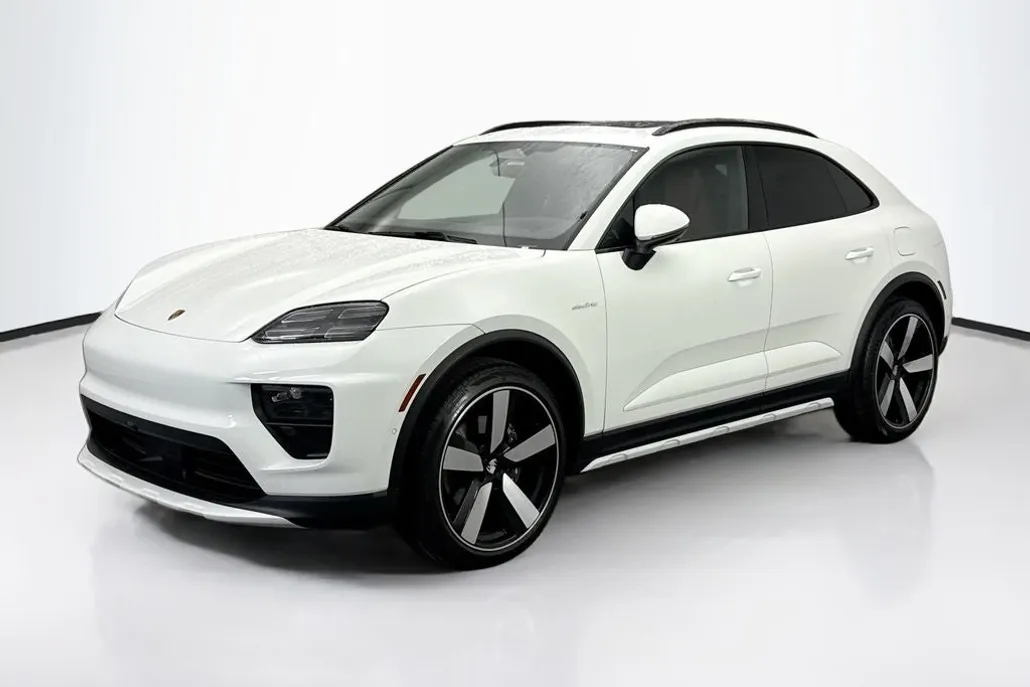 2024 Porsche Macan 4 Electric photo 1