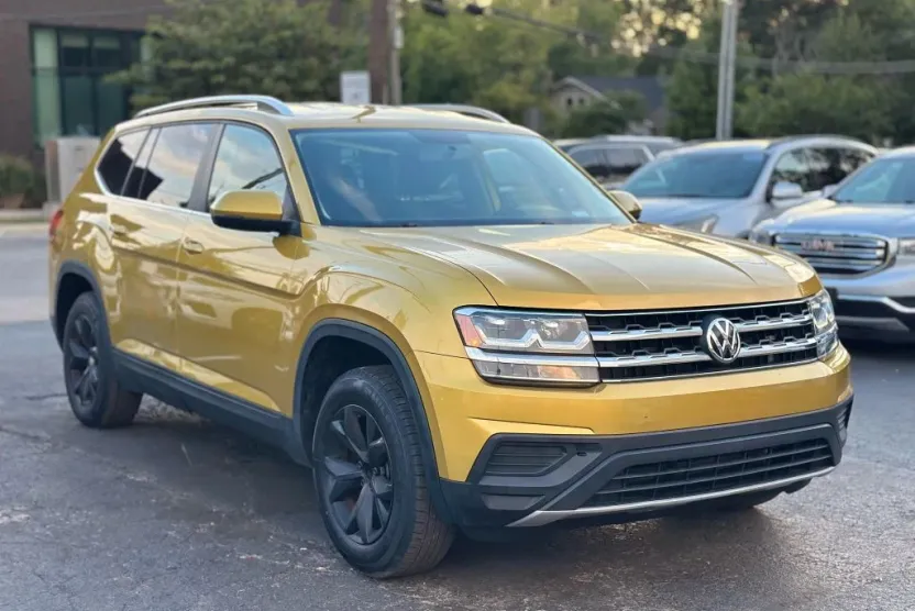 2018 Volkswagen Atlas S photo 1