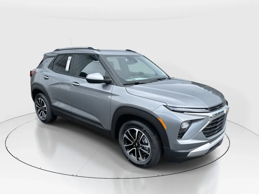 2025 Chevrolet Trailblazer LT photo 1