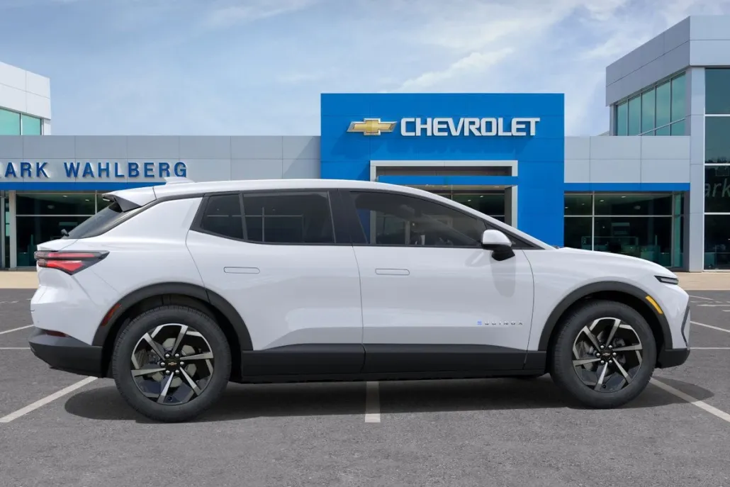 2026 Chevrolet Equinox EV 1LT photo 1