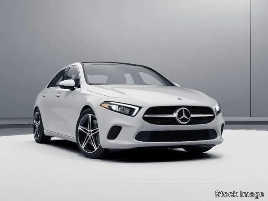 2022 Mercedes Benz A 220 4MATIC photo 1