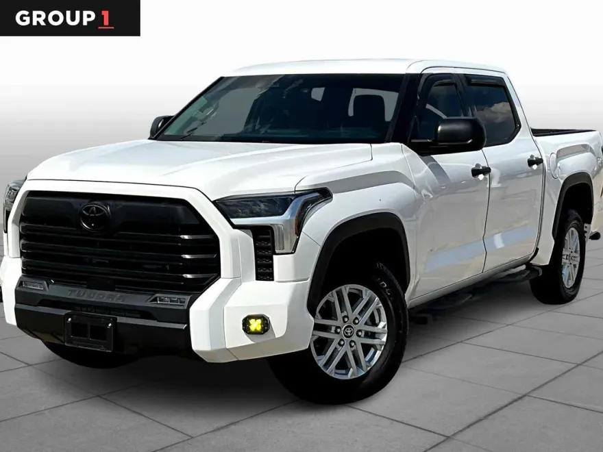2022 Toyota Tundra SR5 photo 1