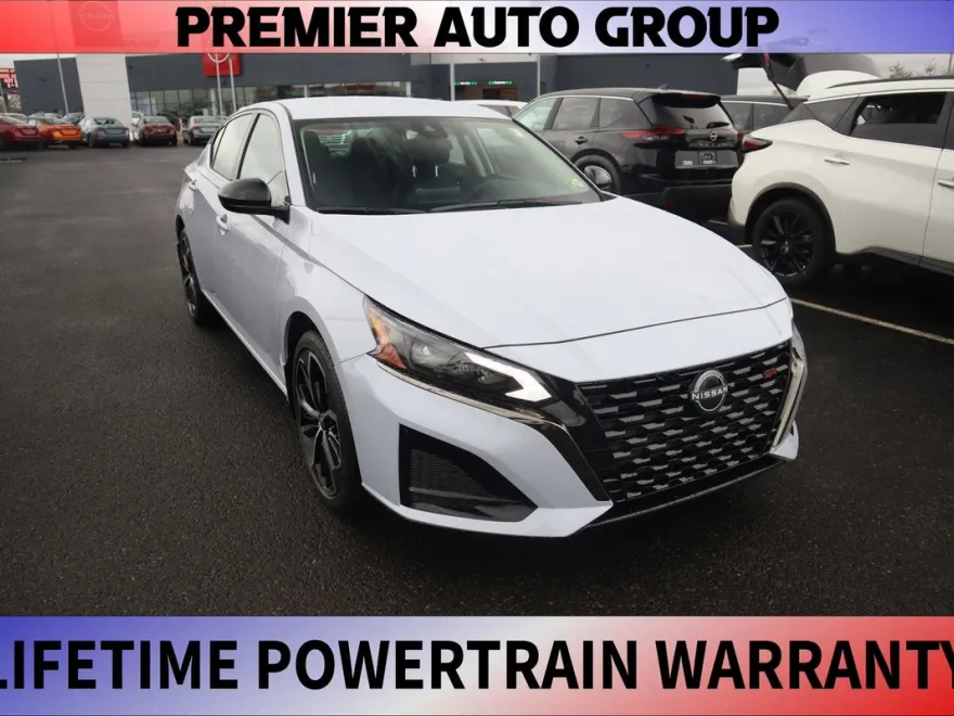 2025 Nissan Altima SR photo 1
