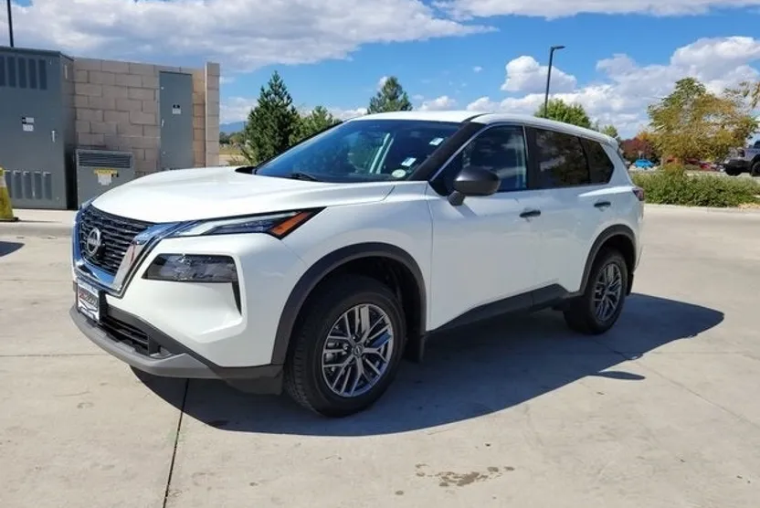 2023 Nissan Rogue S photo 1