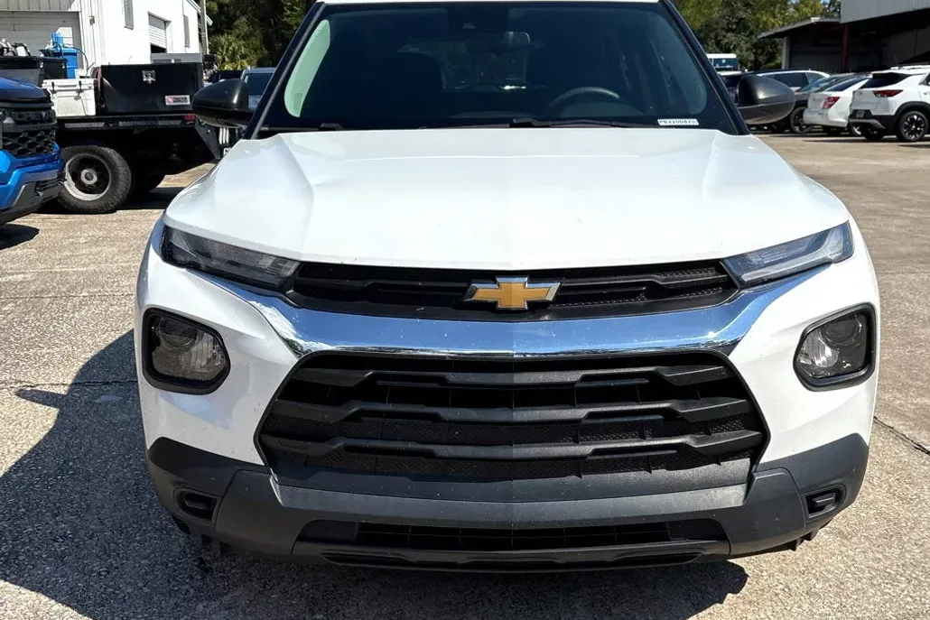 2023 Chevrolet Trailblazer LS photo 1