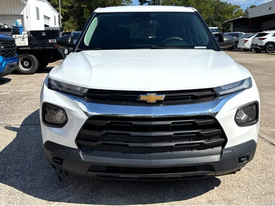 2023 Chevrolet Trailblazer LS photo 1