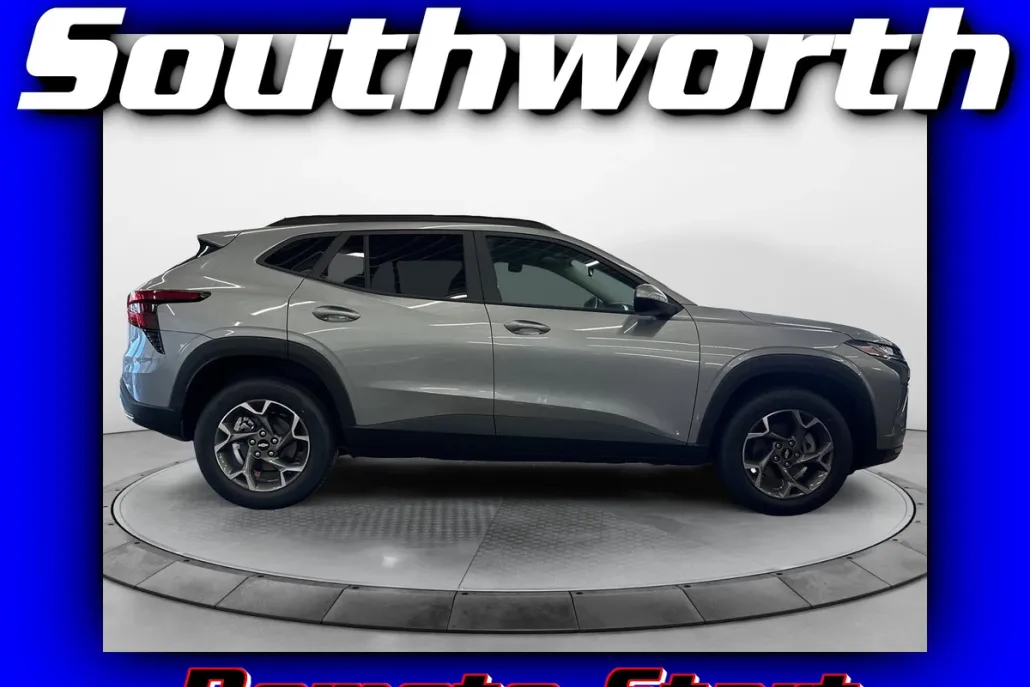 2025 Chevrolet Trax LT photo 1