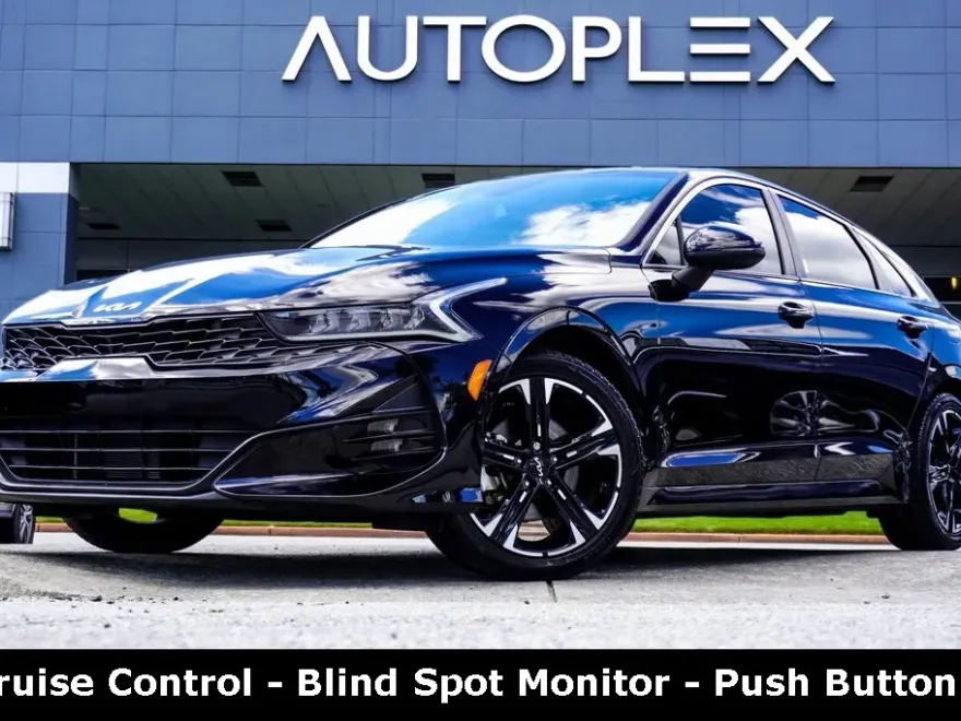 2023 Kia K5 GT-Line photo 1