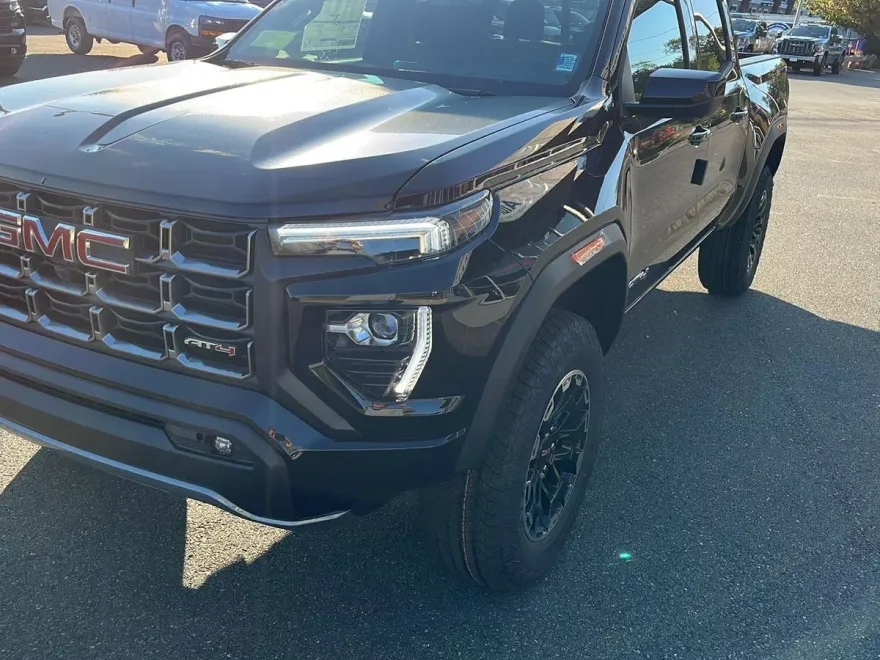 2026 Gmc Canyon AT4 photo 1