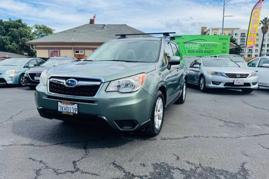 2015 Subaru Forester 2.5i Premium photo 1