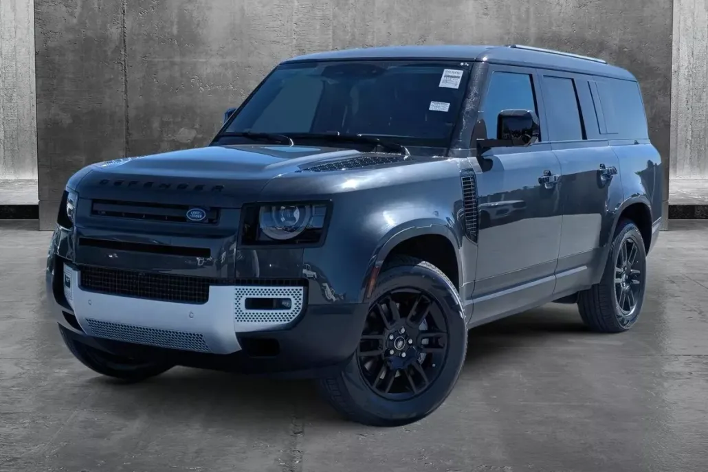 2025 Land Rover Defender S photo 1
