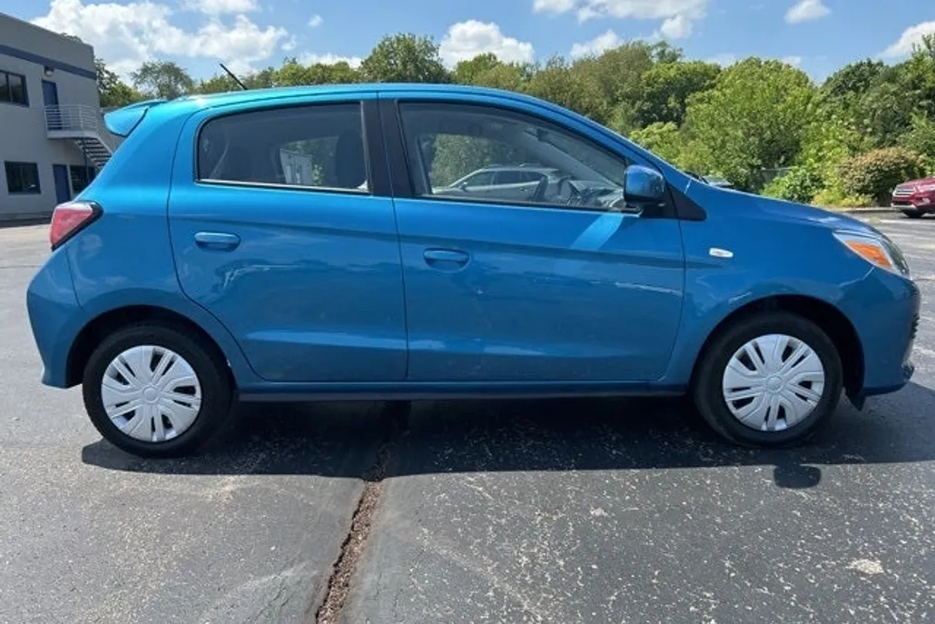 2024 Mitsubishi Mirage ES photo 1